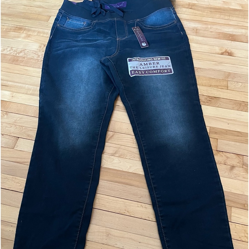 Gloria Vanderbilt Amber the leisure Jean size 12